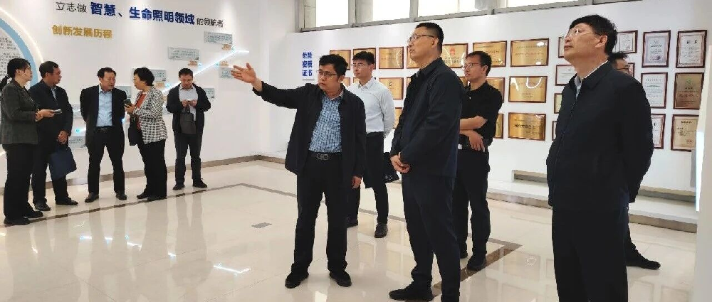 深化产教融合，校企共绘蓝图——山东工商学院党委书记郭建国一行走访高层次人才和企业